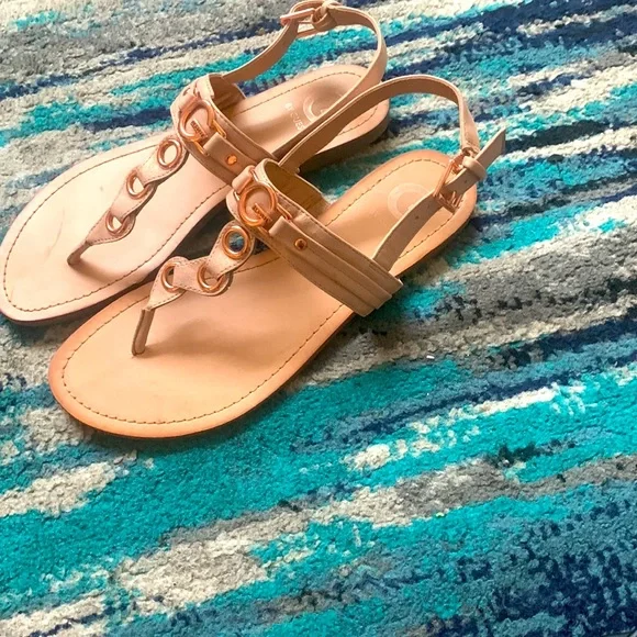 They are sandals from by guess - Picture 2 of 3